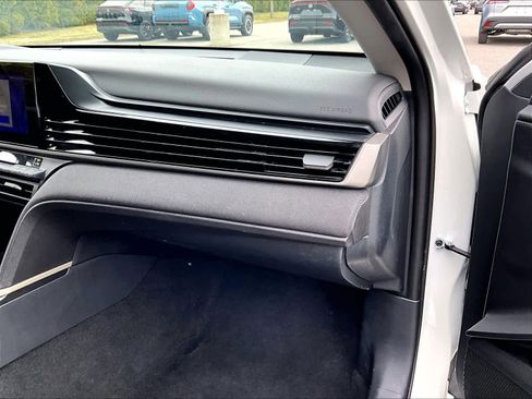 Used 2025 Toyota Camry LE FWD image 13