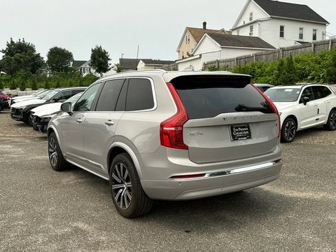 Used 2024 Volvo XC90 B5 Core w/ Climate Package AWD/4WD image 2