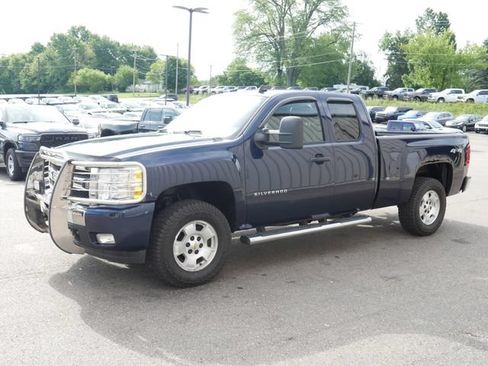 Used 2011 Chevrolet Silverado 1500 LT w/ All-Star Edition AWD/4WD image 5