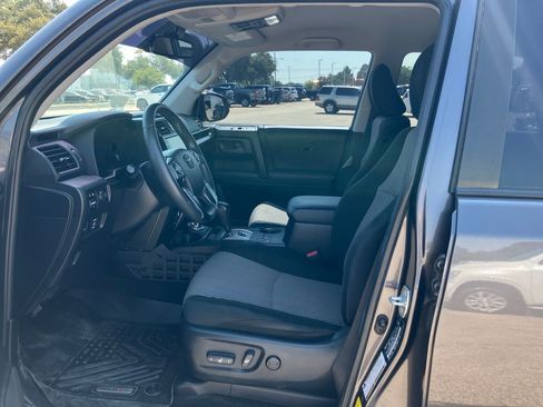 Used 2020 Toyota 4Runner SR5 AWD/4WD image 7
