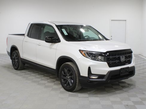 Used 2024 Honda Ridgeline Sport image 1