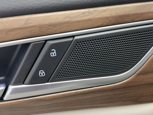 New 2026 Volkswagen Atlas SE FWD image 10