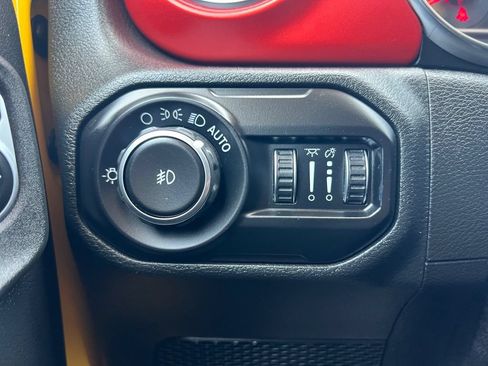 Used 2020 Jeep Wrangler Unlimited Rubicon AWD/4WD image 25