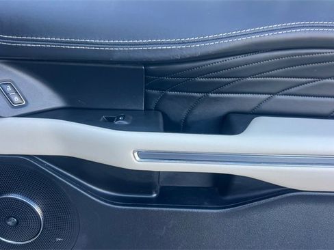 Used 2020 Ford Expedition Platinum image 21