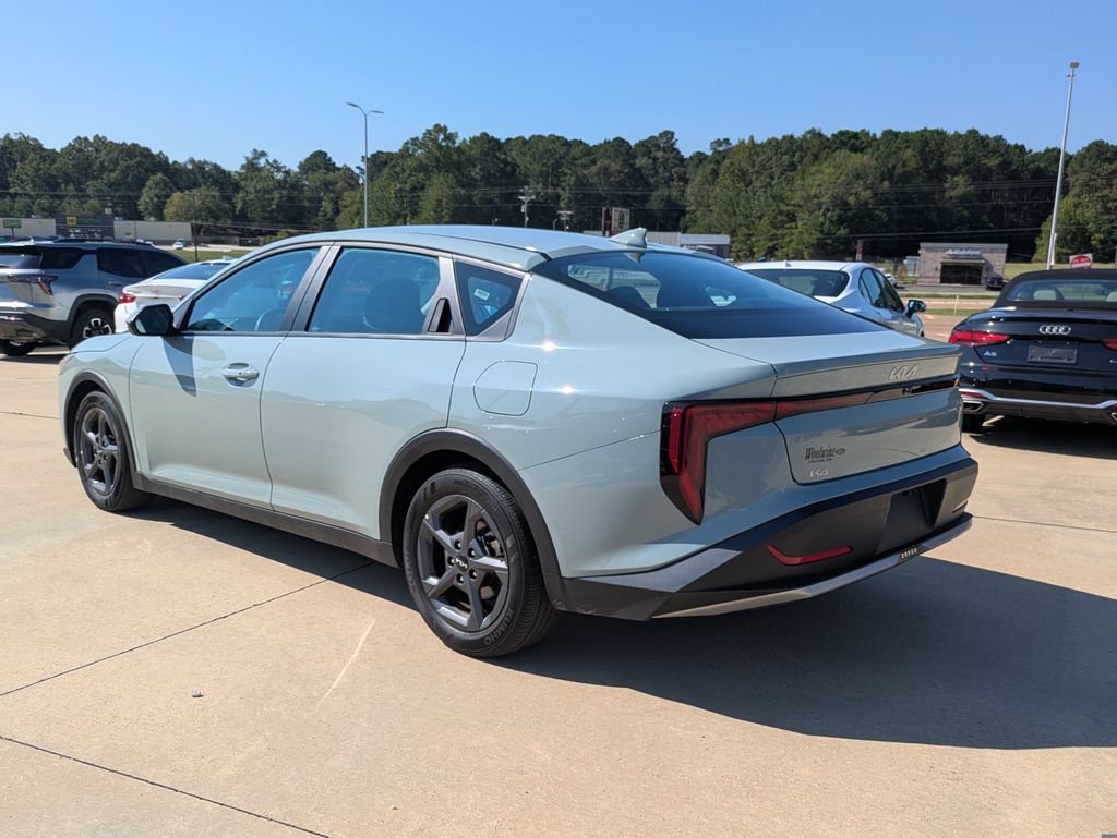 Used 2025 Kia K4 FWD image 3