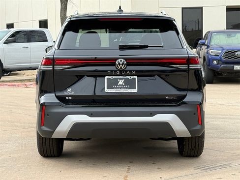 New 2026 Volkswagen Tiguan SE image 5
