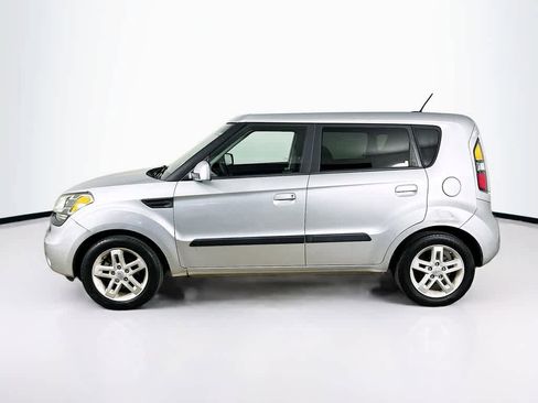 Used 2010 Kia Soul + w/ Audio Pkg FWD image 3