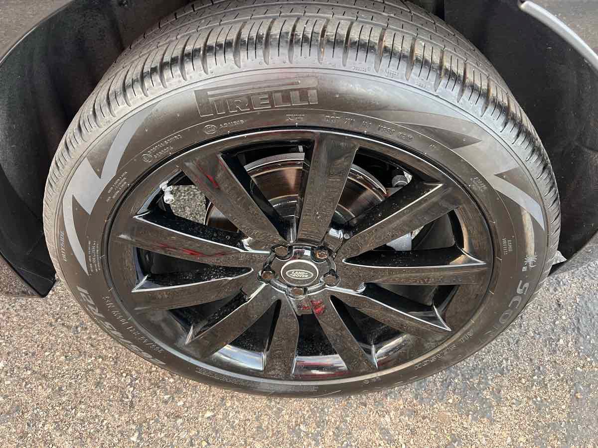 Used 2019 Land Rover Range Rover Velar R-Dynamic SE AWD/4WD image 7
