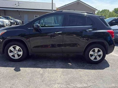 Used 2018 Chevrolet Trax LT w/ LT Convenience Package AWD/4WD image 5