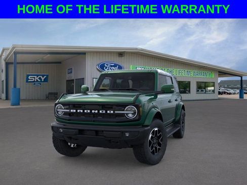 New 2025 Ford Bronco Outer Banks image 2