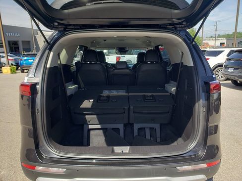 Used 2022 Kia Carnival LX FWD image 14