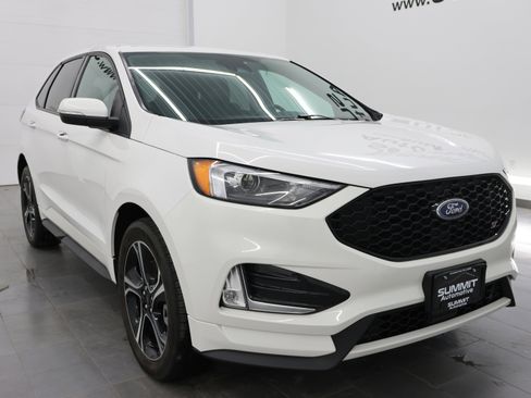 Used 2023 Ford Edge ST image 2