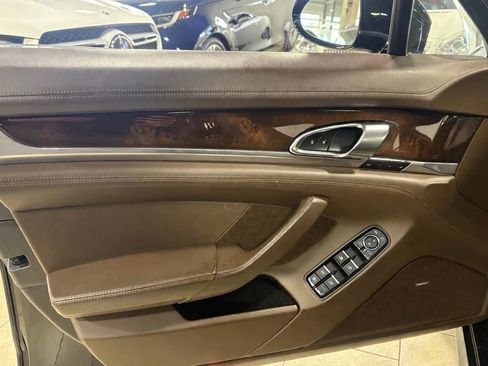 Used 2015 Porsche Panamera 4S Executive image 39