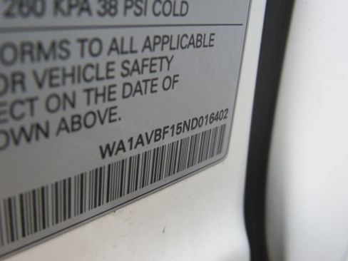 Used 2022 Audi Q8 Premium image 55