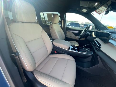 Used 2025 Buick Enclave Preferred image 30