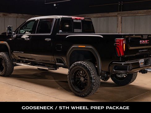 Used 2025 GMC Sierra 3500 Denali w/ Denali Reserve Package image 7