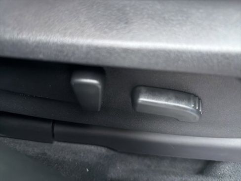 Used 2020 Subaru Ascent Limited image 21