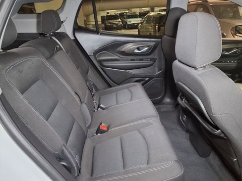 Used 2023 GMC Terrain SLE w/ Elevation Edition image 8