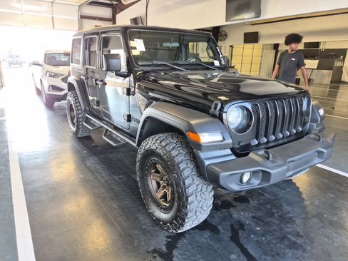 Used 2022 Jeep Wrangler Unlimited Sport AWD/4WD image 2
