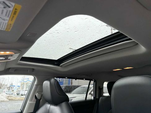 Used 2022 Toyota Highlander XLE image 23