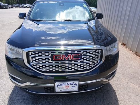 Used 2018 GMC Acadia Denali w/ Technology Package AWD/4WD image 8