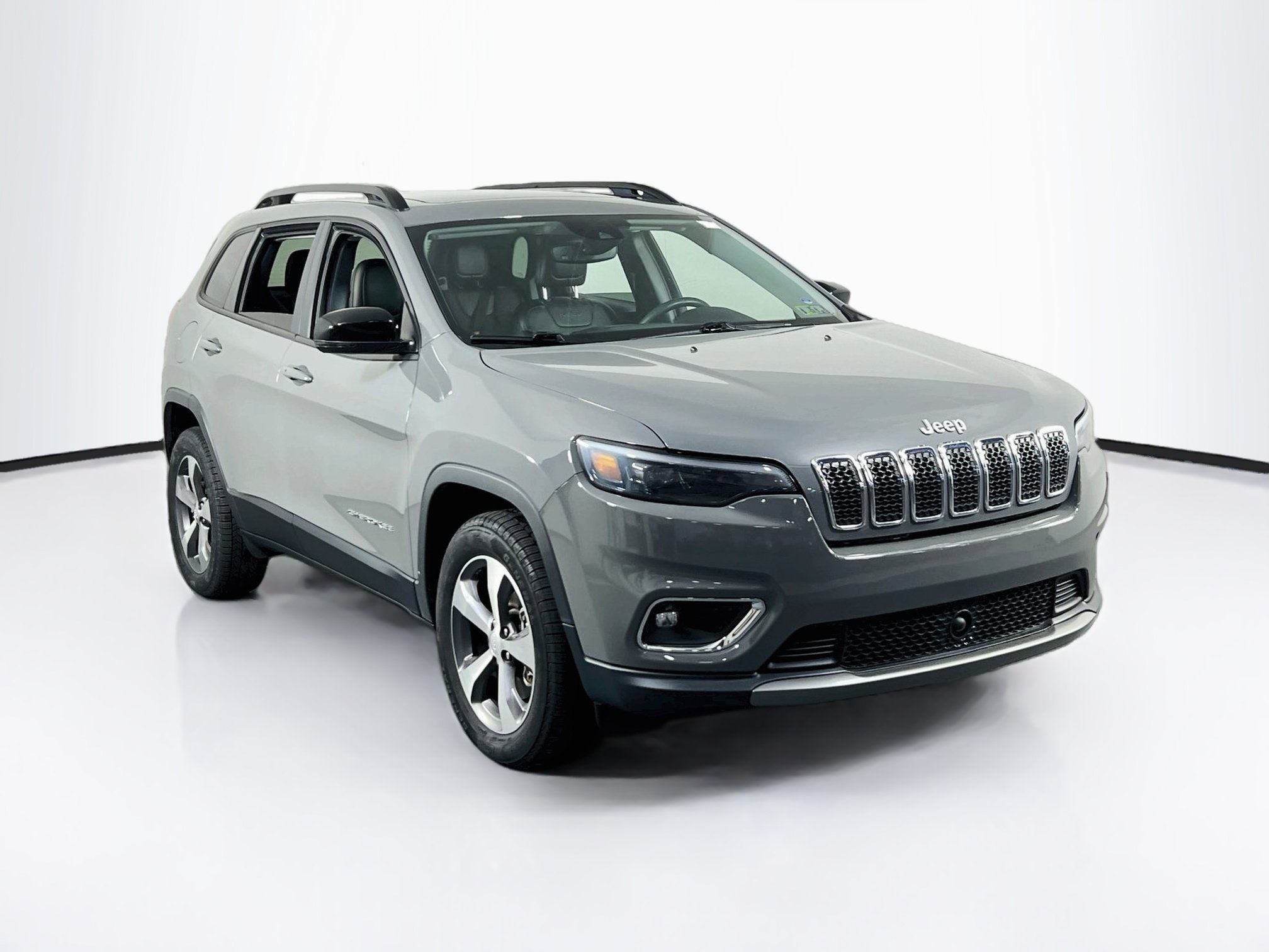 Used 2022 Jeep Cherokee Limited AWD/4WD image 3
