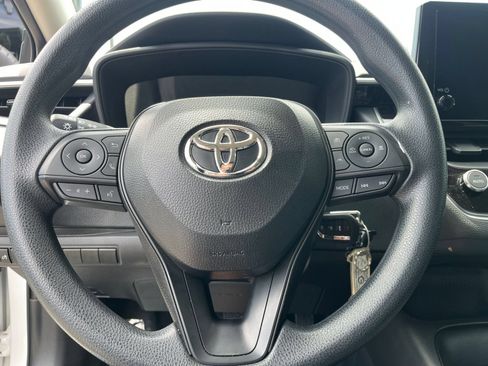 Used 2025 Toyota Corolla LE FWD image 23