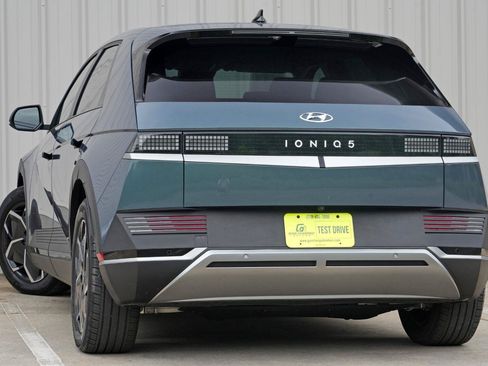 Used 2024 Hyundai Ioniq 5 SEL RWD image 5