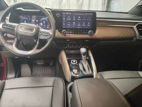 Used 2025 GMC Canyon Denali AWD/4WD image 30