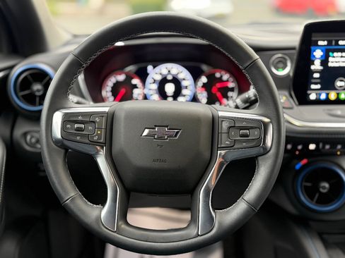 Used 2025 Chevrolet Blazer RS w/ Driver Confidence II Package image 8
