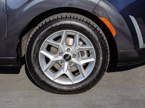 Used 2025 Kia Soul LX w/ LX Technology Package FWD image 11