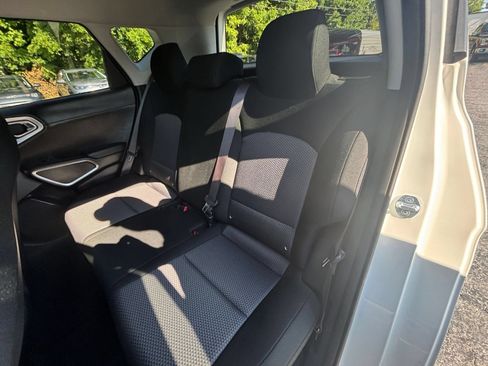 Used 2025 Kia Soul LX w/ LX Technology Package FWD image 21