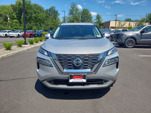 Used 2021 Nissan Rogue SV AWD/4WD image 2