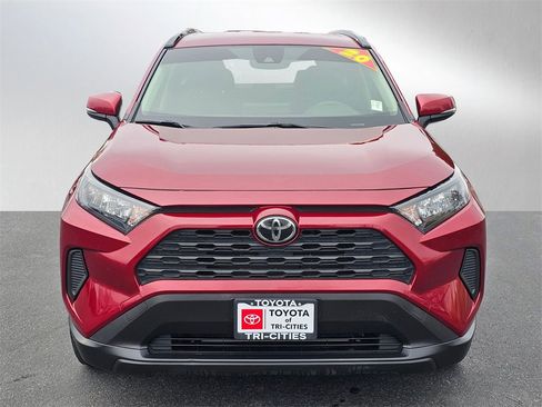 Used 2020 Toyota RAV4 LE image 8