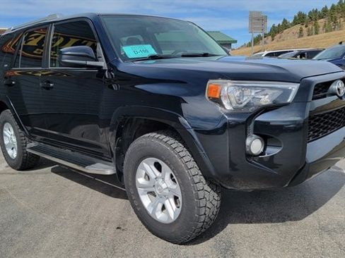 Used 2018 Toyota 4Runner SR5 image 5