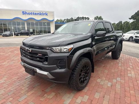 Used 2026 Chevrolet Colorado Trail Boss AWD/4WD image 32