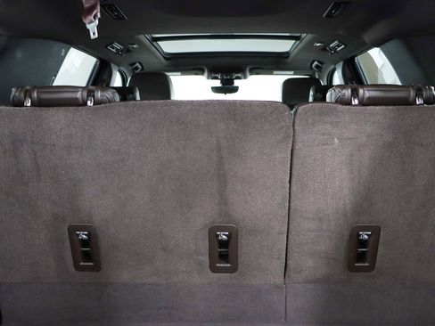 Used 2021 GMC Yukon Denali w/ Denali Premium Package image 35