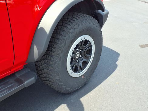 Used 2024 Ford Bronco Outer Banks w/ Sasquatch Package AWD/4WD image 26