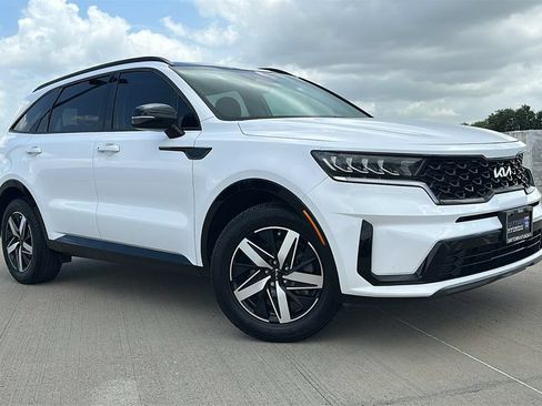 Used 2022 Kia Sorento S w/ Panoramic Sunroof Package FWD image 6