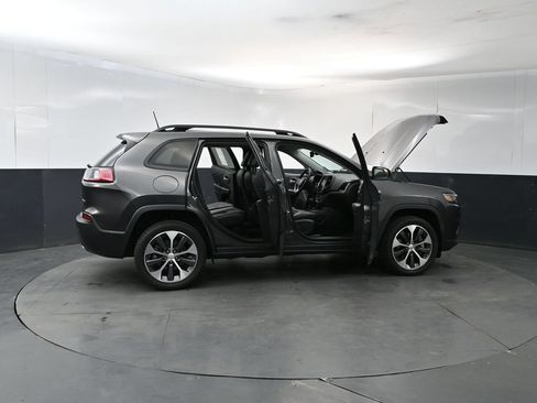 Used 2022 Jeep Cherokee Limited w/ Elite Package AWD/4WD image 26