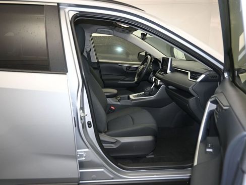 Used 2025 Toyota RAV4 LE AWD/4WD image 26