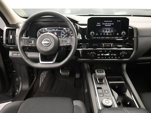Certified 2023 Nissan Pathfinder SV w/ Black Appearance Package AWD/4WD image 11