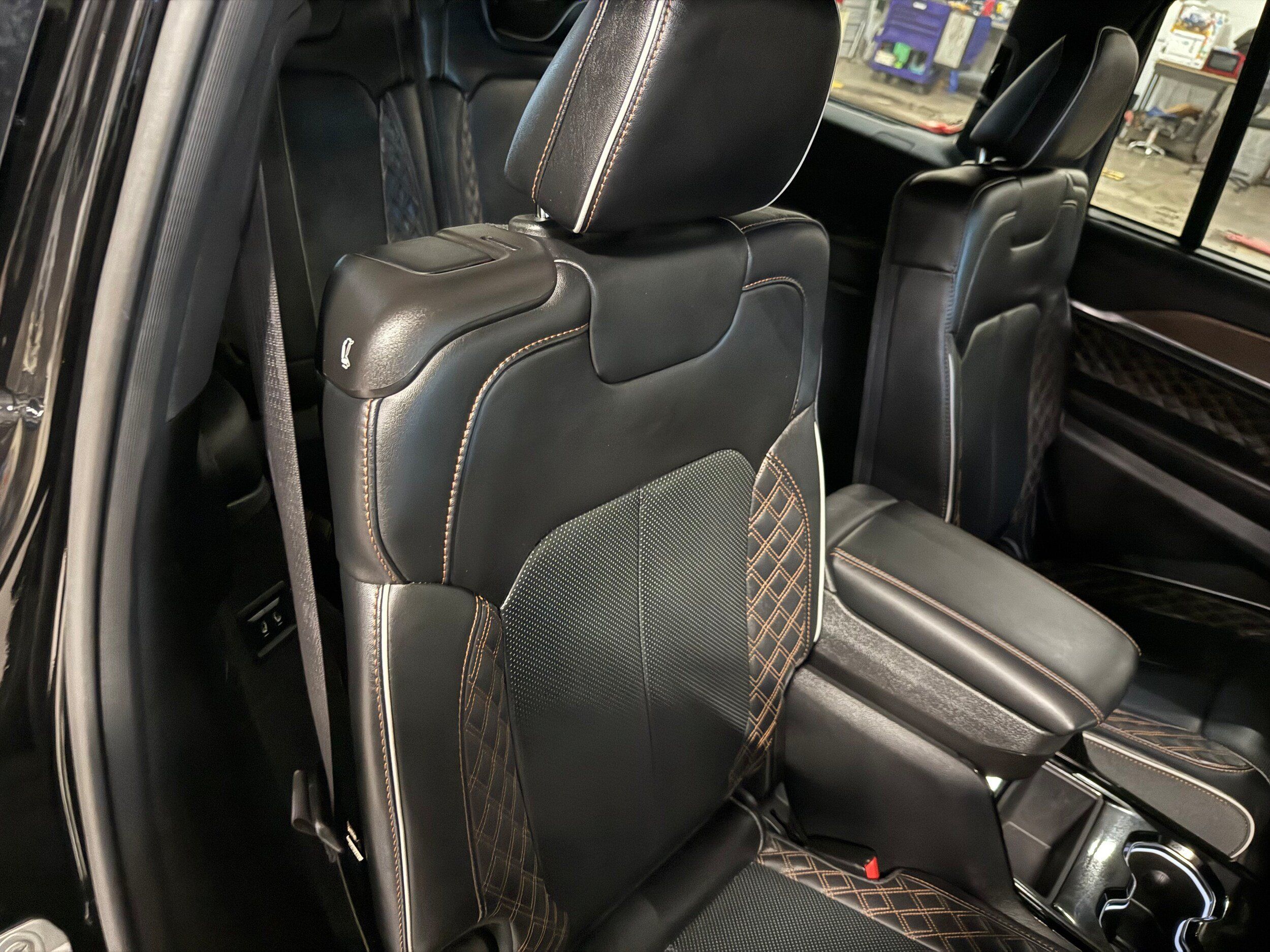 Used 2025 Jeep Grand Cherokee L Summit w/ Luxury Tech Group V AWD/4WD image 22