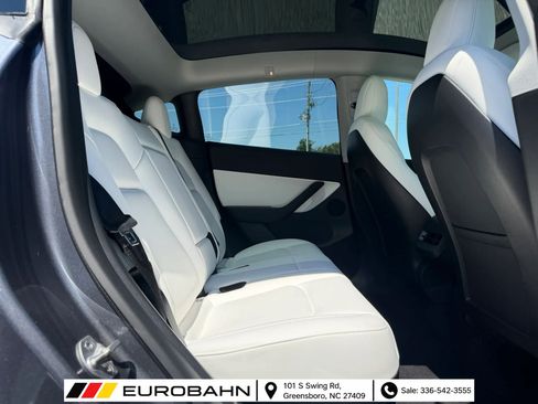 Used 2022 Tesla Model Y Performance AWD/4WD image 17