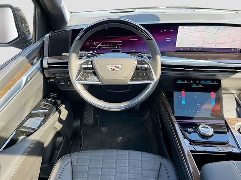 New 2026 Cadillac Escalade Platinum Sport w/ LPO, ONYX Package AWD/4WD image 29