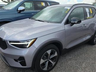 Used 2026 Volvo XC40 B5 Plus AWD/4WD video 1