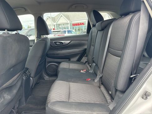 Used 2019 Nissan Rogue S AWD/4WD image 13