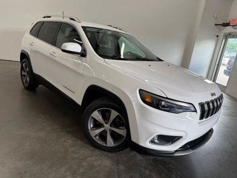 Used 2019 Jeep Cherokee Limited FWD image 25