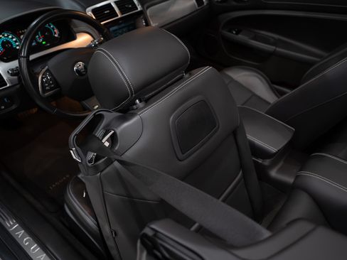 Used 2015 Jaguar XKR R RWD image 19
