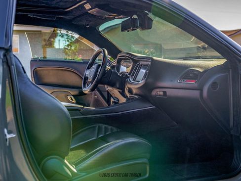 Used 2018 Dodge Challenger SRT Hellcat image 31